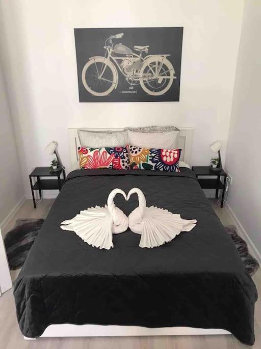 Perfect Location,Newly Decorated Modern, Large Place 60 M2, Really Quiet So You Can Have A Good Night Sleep, Ac, Netflix, Smart Tv, High-Speed Internet, World Famous New York Cafe Only 10 Minutes Walk Budapest Eksteriør billede