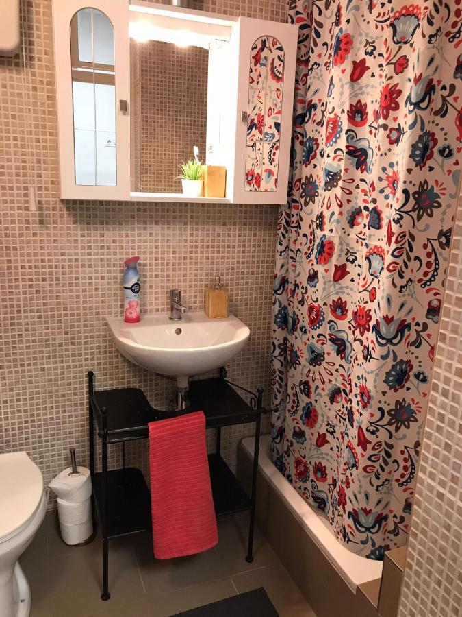 Perfect Location,Newly Decorated Modern, Large Place 60 M2, Really Quiet So You Can Have A Good Night Sleep, Ac, Netflix, Smart Tv, High-Speed Internet, World Famous New York Cafe Only 10 Minutes Walk Budapest Eksteriør billede
