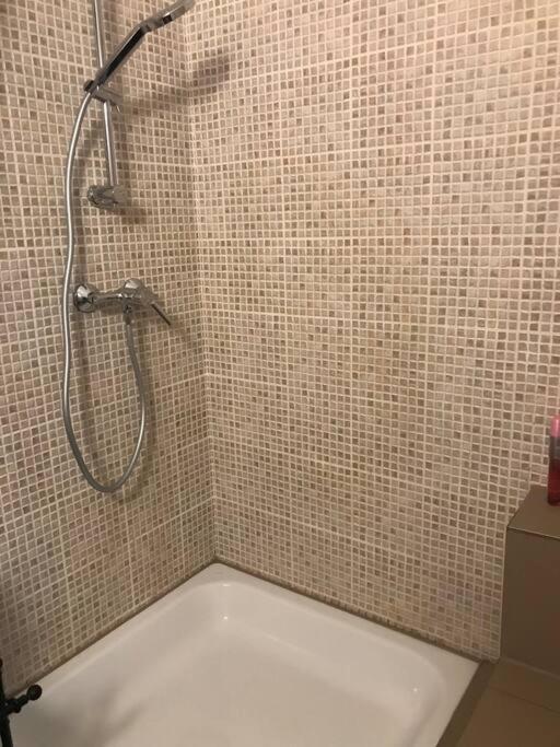 Perfect Location,Newly Decorated Modern, Large Place 60 M2, Really Quiet So You Can Have A Good Night Sleep, Ac, Netflix, Smart Tv, High-Speed Internet, World Famous New York Cafe Only 10 Minutes Walk Budapest Eksteriør billede