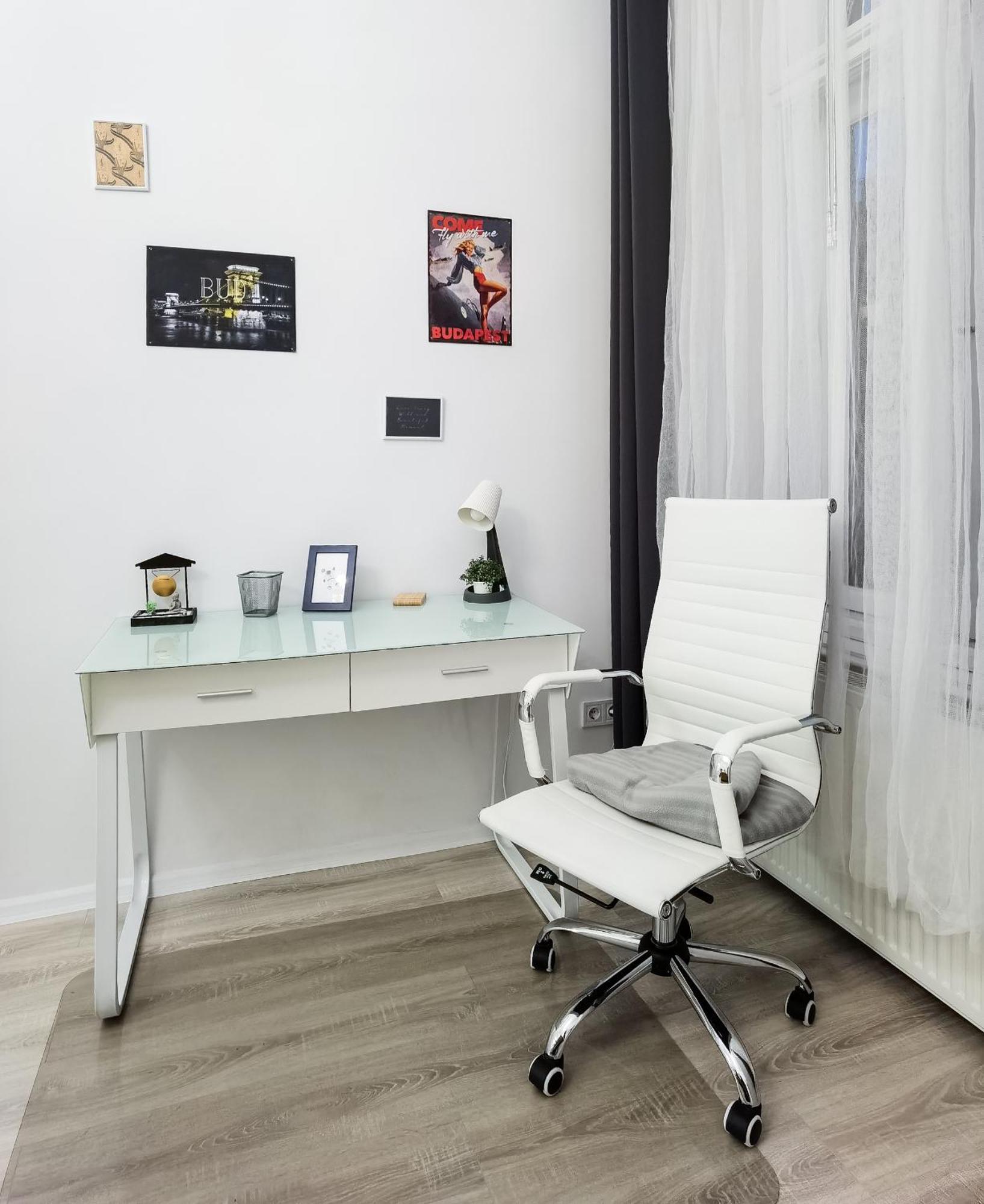 Perfect Location,Newly Decorated Modern, Large Place 60 M2, Really Quiet So You Can Have A Good Night Sleep, Ac, Netflix, Smart Tv, High-Speed Internet, World Famous New York Cafe Only 10 Minutes Walk Budapest Eksteriør billede