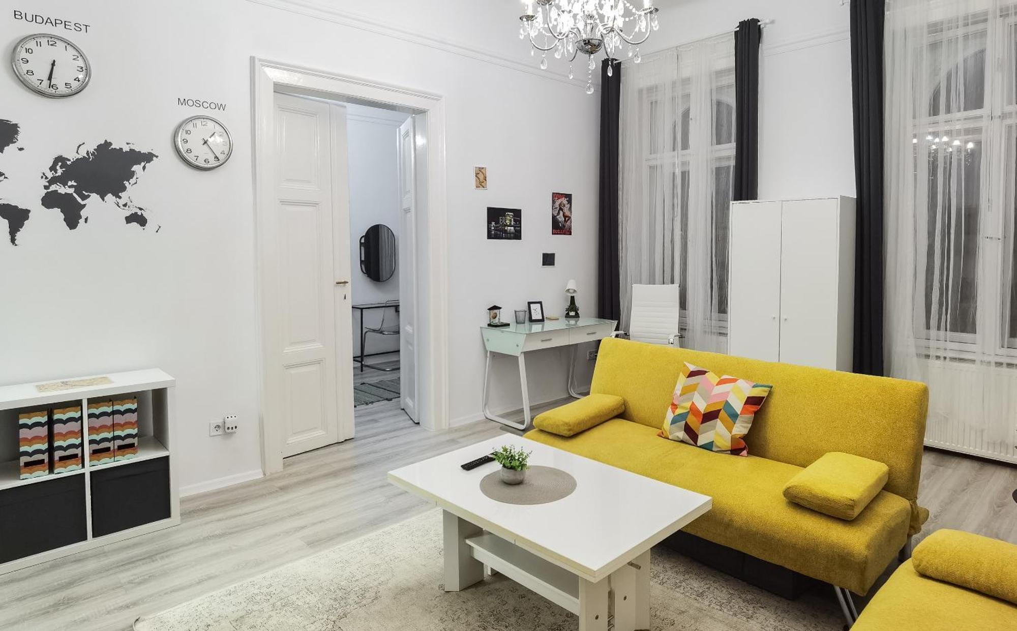 Perfect Location,Newly Decorated Modern, Large Place 60 M2, Really Quiet So You Can Have A Good Night Sleep, Ac, Netflix, Smart Tv, High-Speed Internet, World Famous New York Cafe Only 10 Minutes Walk Budapest Eksteriør billede