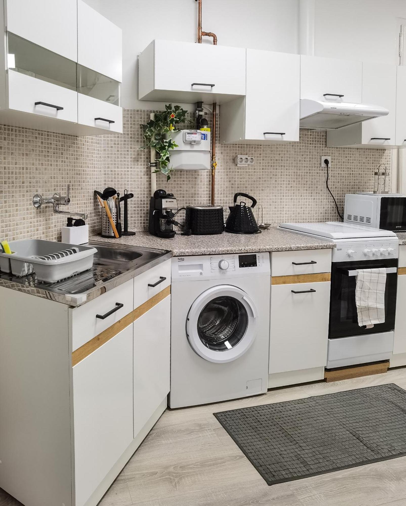 Perfect Location,Newly Decorated Modern, Large Place 60 M2, Really Quiet So You Can Have A Good Night Sleep, Ac, Netflix, Smart Tv, High-Speed Internet, World Famous New York Cafe Only 10 Minutes Walk Budapest Eksteriør billede