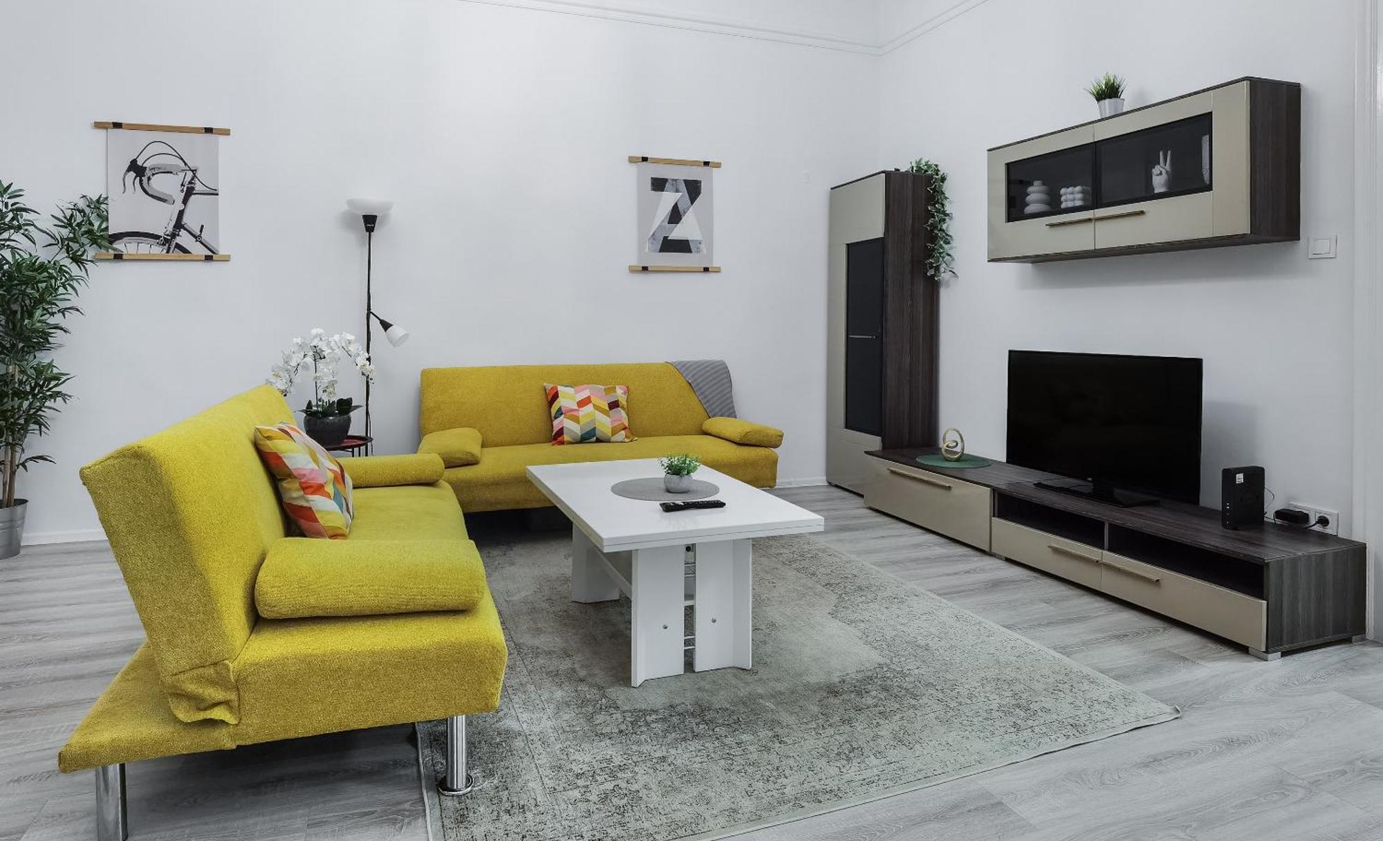 Perfect Location,Newly Decorated Modern, Large Place 60 M2, Really Quiet So You Can Have A Good Night Sleep, Ac, Netflix, Smart Tv, High-Speed Internet, World Famous New York Cafe Only 10 Minutes Walk Budapest Eksteriør billede
