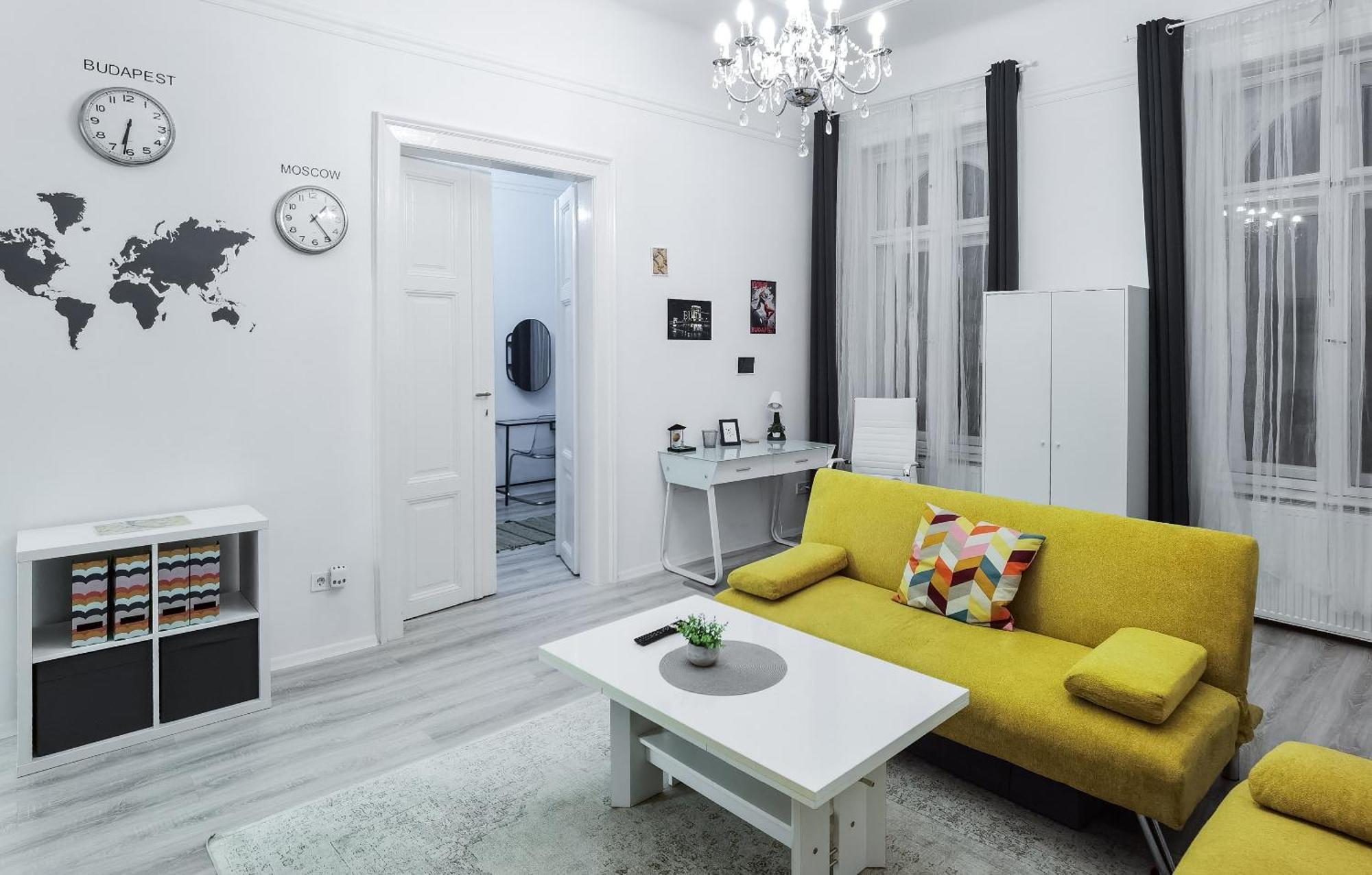 Perfect Location,Newly Decorated Modern, Large Place 60 M2, Really Quiet So You Can Have A Good Night Sleep, Ac, Netflix, Smart Tv, High-Speed Internet, World Famous New York Cafe Only 10 Minutes Walk Budapest Eksteriør billede