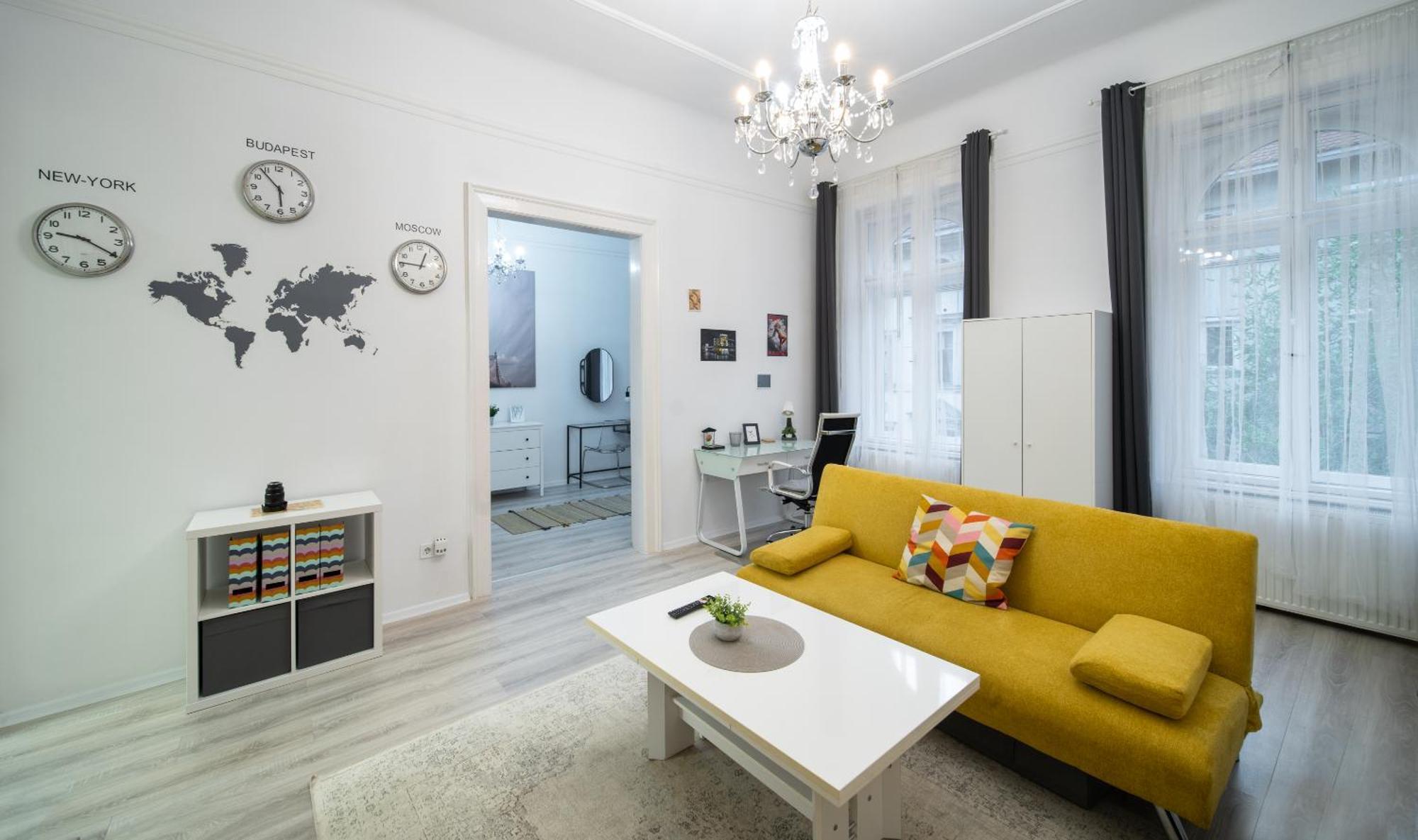 Perfect Location,Newly Decorated Modern, Large Place 60 M2, Really Quiet So You Can Have A Good Night Sleep, Ac, Netflix, Smart Tv, High-Speed Internet, World Famous New York Cafe Only 10 Minutes Walk Budapest Eksteriør billede