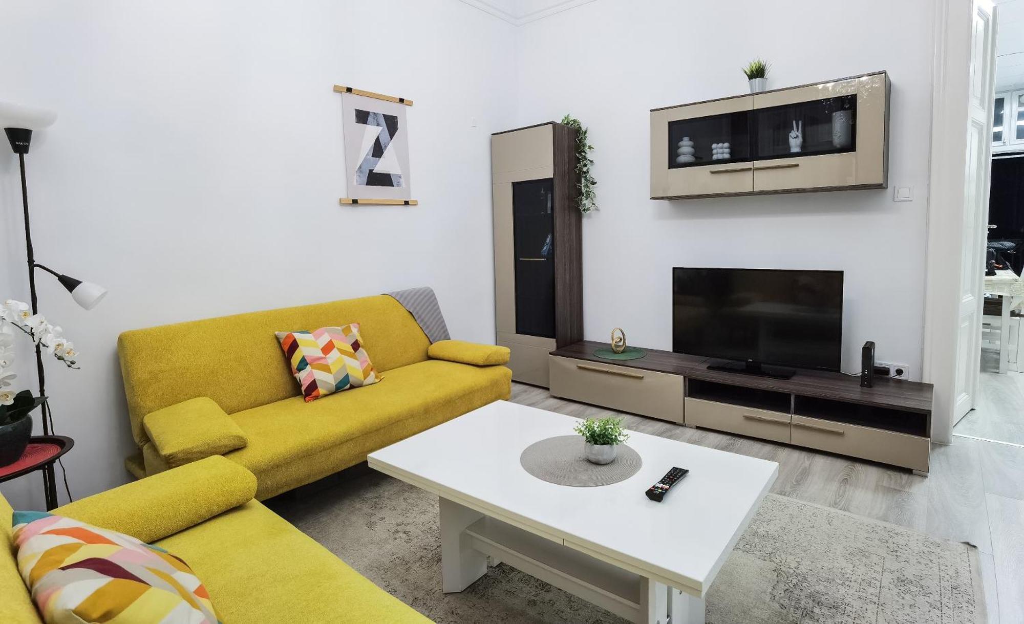 Perfect Location,Newly Decorated Modern, Large Place 60 M2, Really Quiet So You Can Have A Good Night Sleep, Ac, Netflix, Smart Tv, High-Speed Internet, World Famous New York Cafe Only 10 Minutes Walk Budapest Eksteriør billede