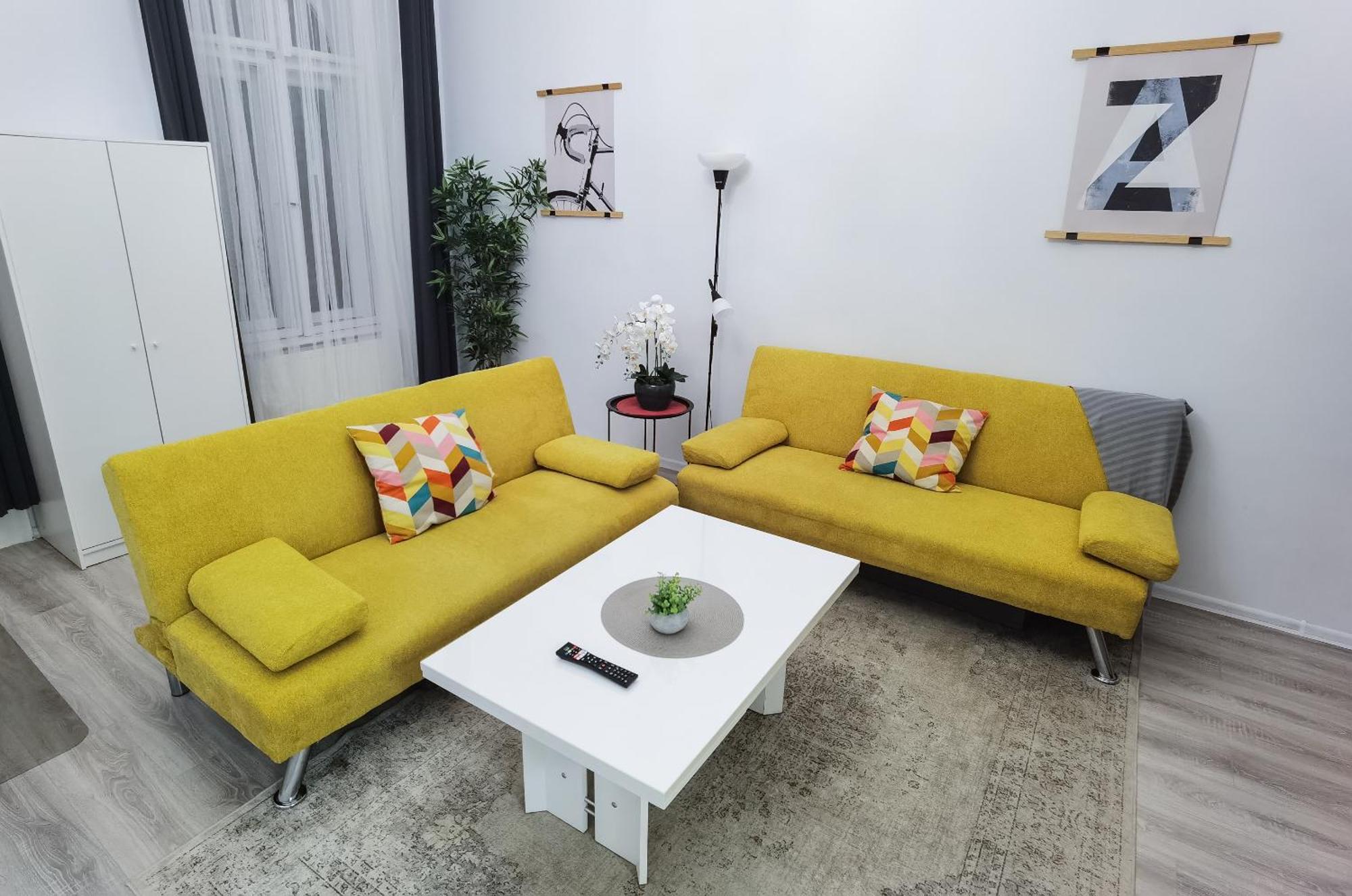 Perfect Location,Newly Decorated Modern, Large Place 60 M2, Really Quiet So You Can Have A Good Night Sleep, Ac, Netflix, Smart Tv, High-Speed Internet, World Famous New York Cafe Only 10 Minutes Walk Budapest Eksteriør billede