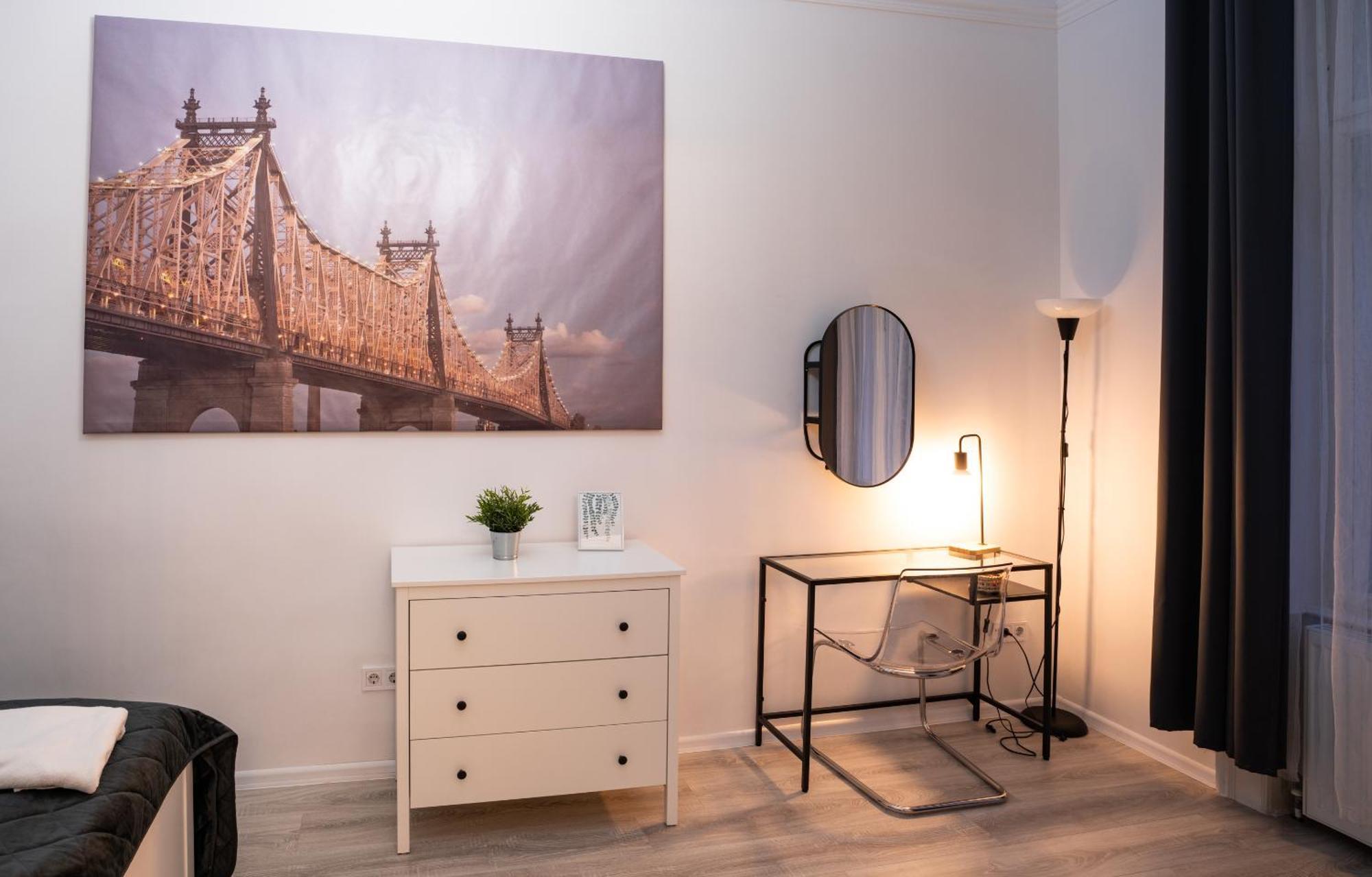 Perfect Location,Newly Decorated Modern, Large Place 60 M2, Really Quiet So You Can Have A Good Night Sleep, Ac, Netflix, Smart Tv, High-Speed Internet, World Famous New York Cafe Only 10 Minutes Walk Budapest Eksteriør billede
