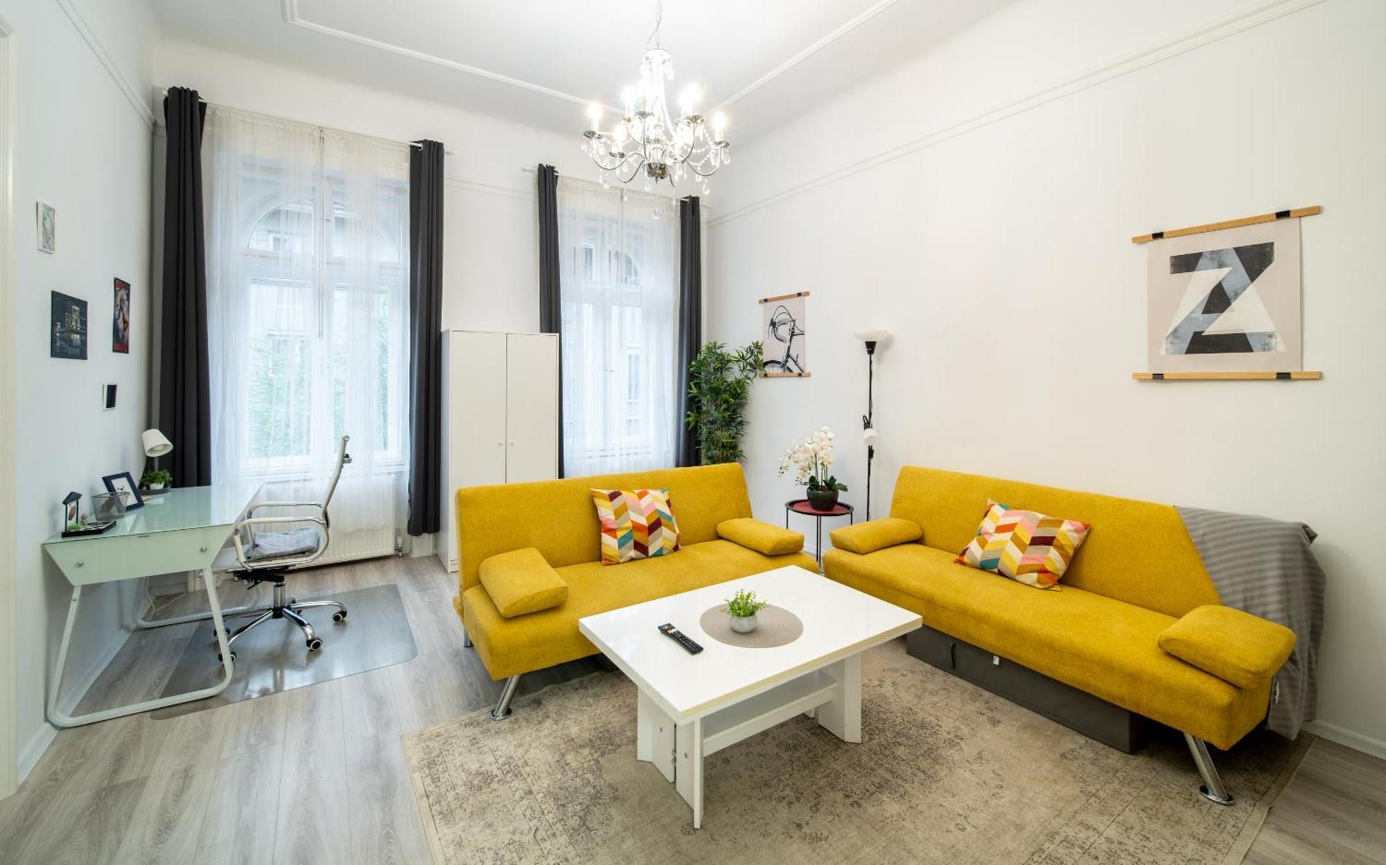 Perfect Location,Newly Decorated Modern, Large Place 60 M2, Really Quiet So You Can Have A Good Night Sleep, Ac, Netflix, Smart Tv, High-Speed Internet, World Famous New York Cafe Only 10 Minutes Walk Budapest Eksteriør billede
