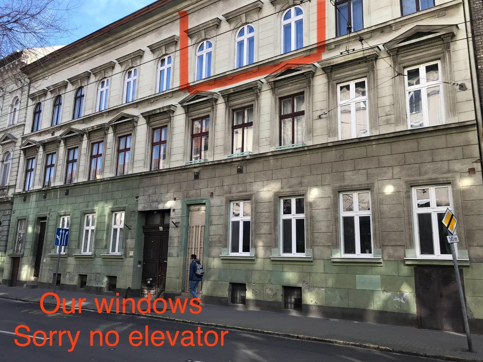 Perfect Location,Newly Decorated Modern, Large Place 60 M2, Really Quiet So You Can Have A Good Night Sleep, Ac, Netflix, Smart Tv, High-Speed Internet, World Famous New York Cafe Only 10 Minutes Walk Budapest Eksteriør billede